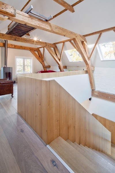 荷蘭三百年老馬廄新生住宅