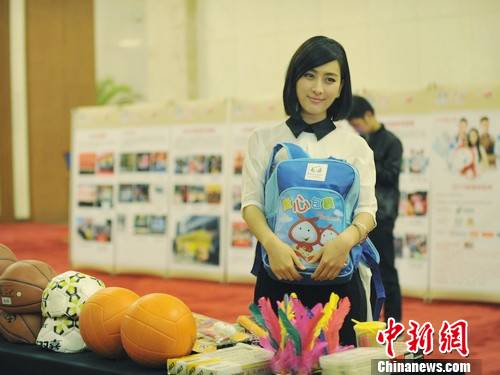 孔令輝女友曬美照馬蘇自稱"馬漂亮"