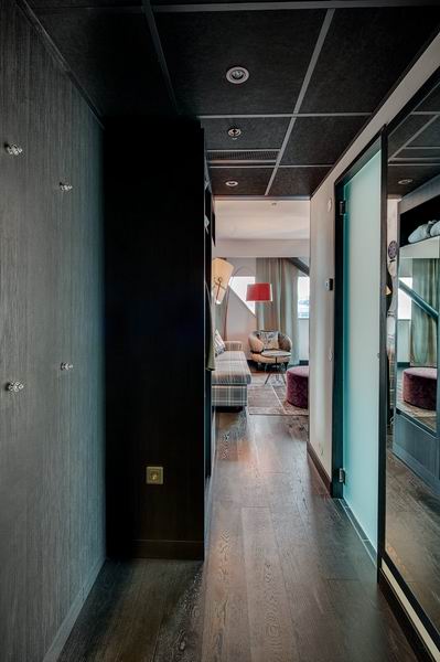 ��������{�˾Ƶ�