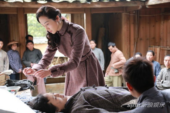 韓雪《秘密航線》演醫生致敬軍醫母親