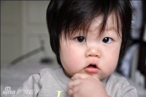 陳慧琳收長子禮物感動幼子大眼肉臉嘟