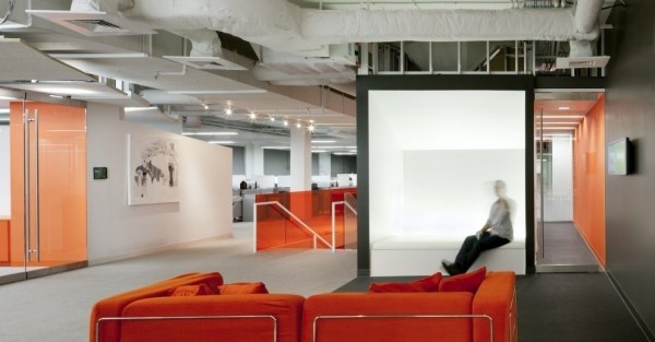 橙色系美國旅游搜索引擎Kayak辦公室