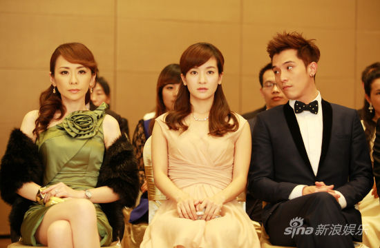 《紅酒俏佳人》胡杏兒邱澤李晟赴酒會