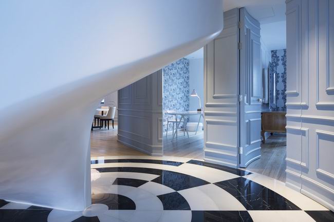 藍(lán)色頂層復(fù)式公寓