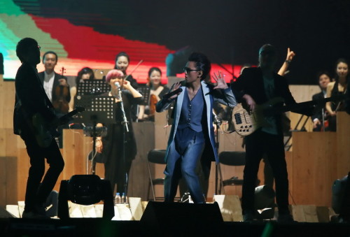 周筆暢北京個唱變人來瘋