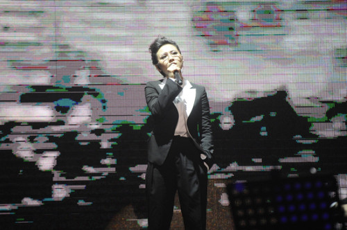 周筆暢北京個唱變人來瘋