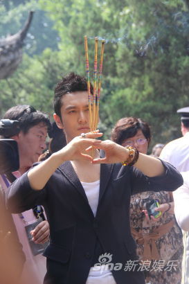 《精忠岳飛》唐季禮黃曉明岳王廟拜謁