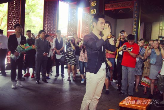 《精忠岳飛》唐季禮黃曉明岳王廟拜謁