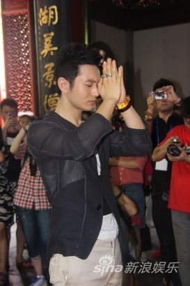 《精忠岳飛》唐季禮黃曉明岳王廟拜謁