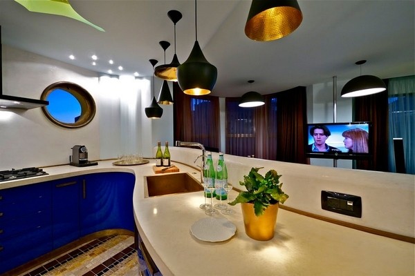 ��ÿ��g��ɫ�г�Mˇ�g�е�סլ