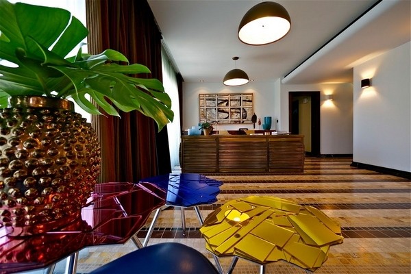 ��ÿ��g��ɫ�г�Mˇ�g�е�סլ