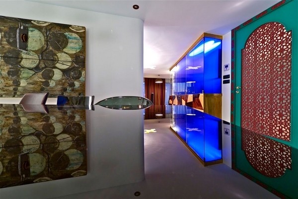 ��ÿ��g��ɫ�г�Mˇ�g�е�סլ