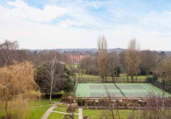 Highpoint:倫敦大地色調公寓