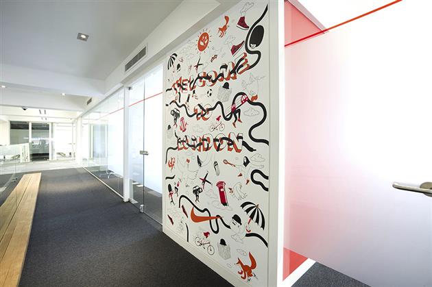 NIKE倫敦總部/RosieLee