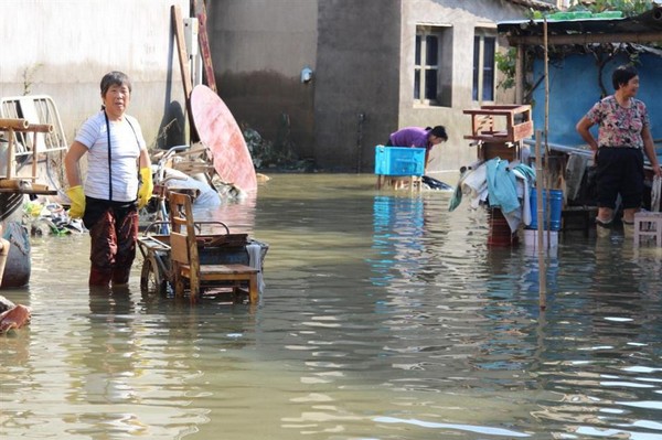 南方寢飾:捐獻(xiàn)物資 為余姚提供正能量