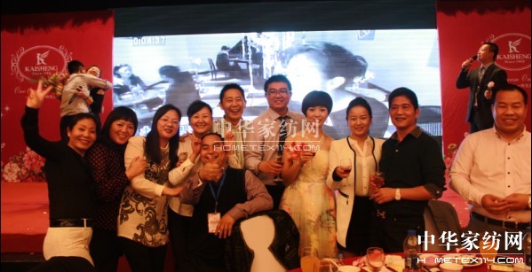 凱盛:2014春夏新品發(fā)布會(huì)背后累與樂(lè)