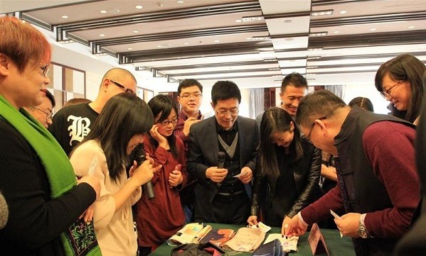 引領中國流行面料推動面料開發