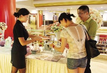 訂單排到明年 婚慶市場“好忙”