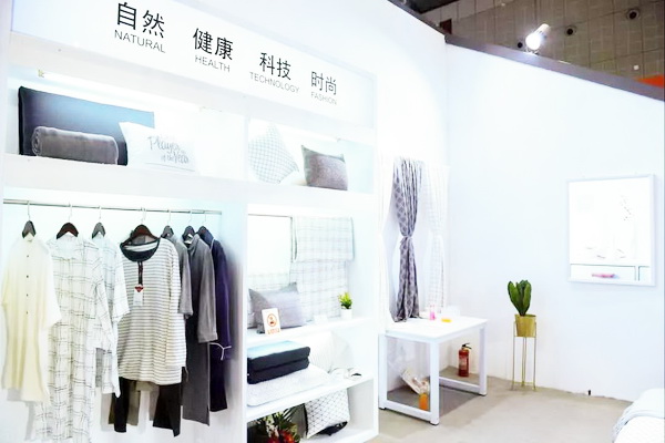 “如意家紡、櫻花相伴”--2019intertextileSHANGHAIhometextiles5.2HK30盛裝演繹智能·家紡