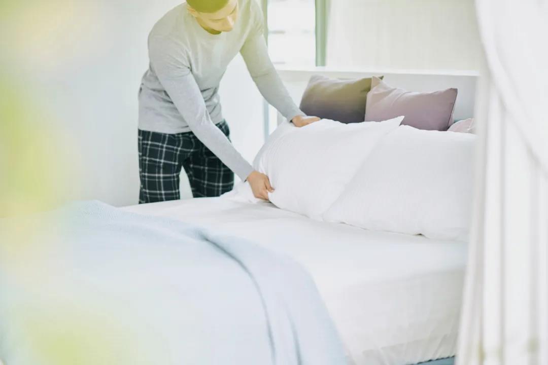 夏季,天絲™品牌萊賽爾填充纖維成為對抗?jié)駳猓刈o睡眠的利器